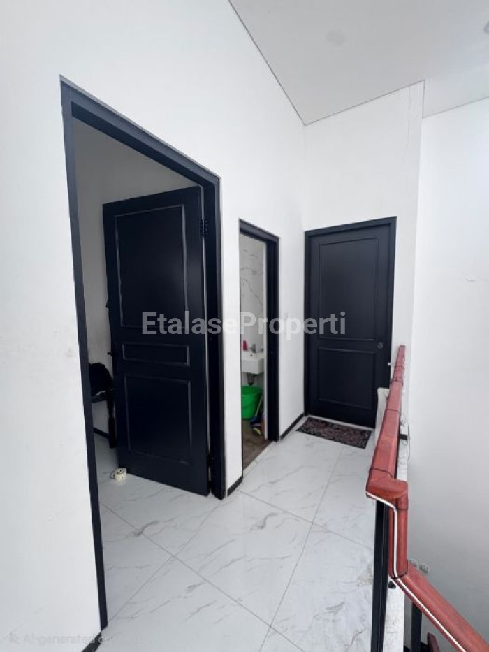 Foto properti Dijual Rumah Di Rungkut Harapan Samping Raya MERR 2