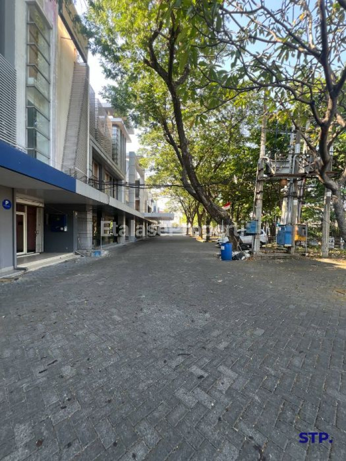 Foto properti Disewakan Ruko 3 Lantai Di Jalan Pattimura, Sukomanunggal 10