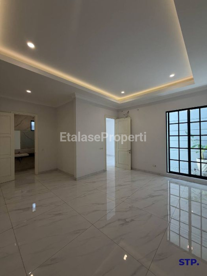 Foto properti Rumah Mewah Classic Di Galaxi Bumi Permai Araya Tahap 2 4