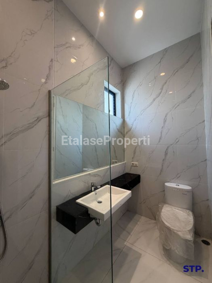Foto properti Rumah Mewah Classic Di Galaxi Bumi Permai Araya Tahap 2 10