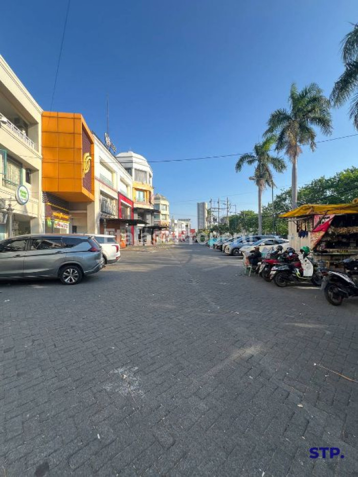 Foto properti Disewakan Ruko 3 Lantai Di Central Park Mulyosari 3