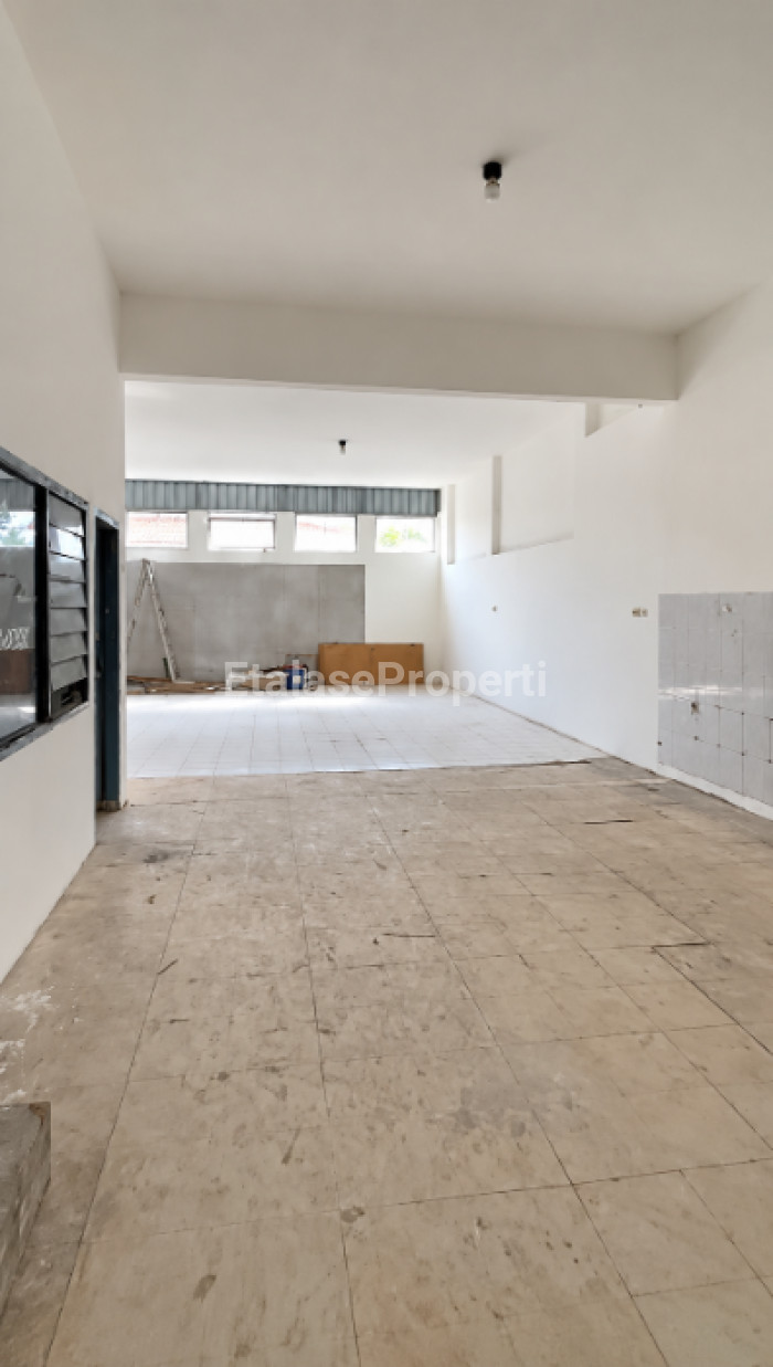Foto properti Disewakan Bangunan Komersial Di Raya Nginden 2