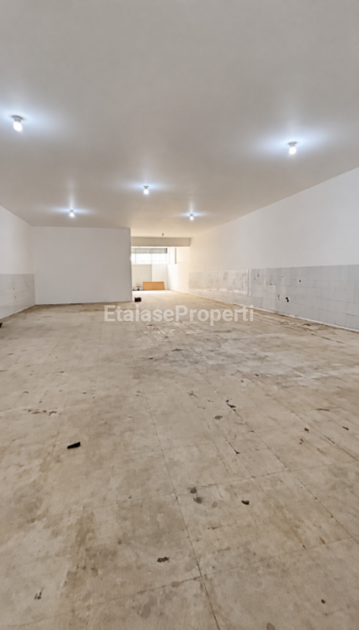 Foto properti Disewakan Bangunan Komersial Di Raya Nginden 3