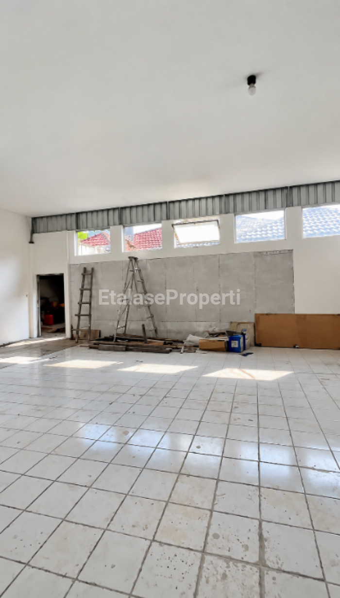 Foto properti Disewakan Bangunan Komersial Di Raya Nginden 4