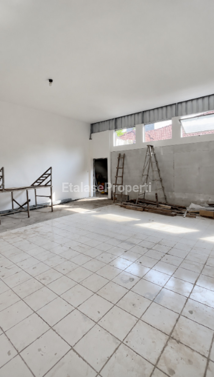 Foto properti Disewakan Bangunan Komersial Di Raya Nginden 5