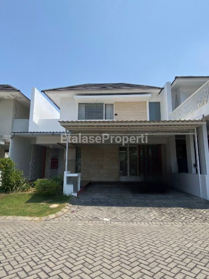 Foto properti Disewakan Rumah Modern 2 Lantai Royal Residence Wiyung Surabaya 1