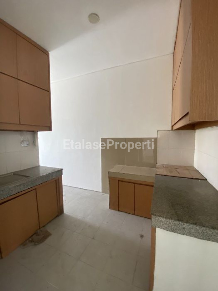 Foto properti Disewakan Rumah Modern 2 Lantai Royal Residence Wiyung Surabaya 5