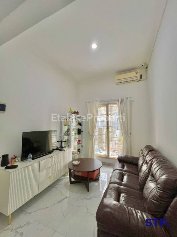 Foto properti Jual Rumah Siap Huni Simpang Darmo Regency Furnished 5