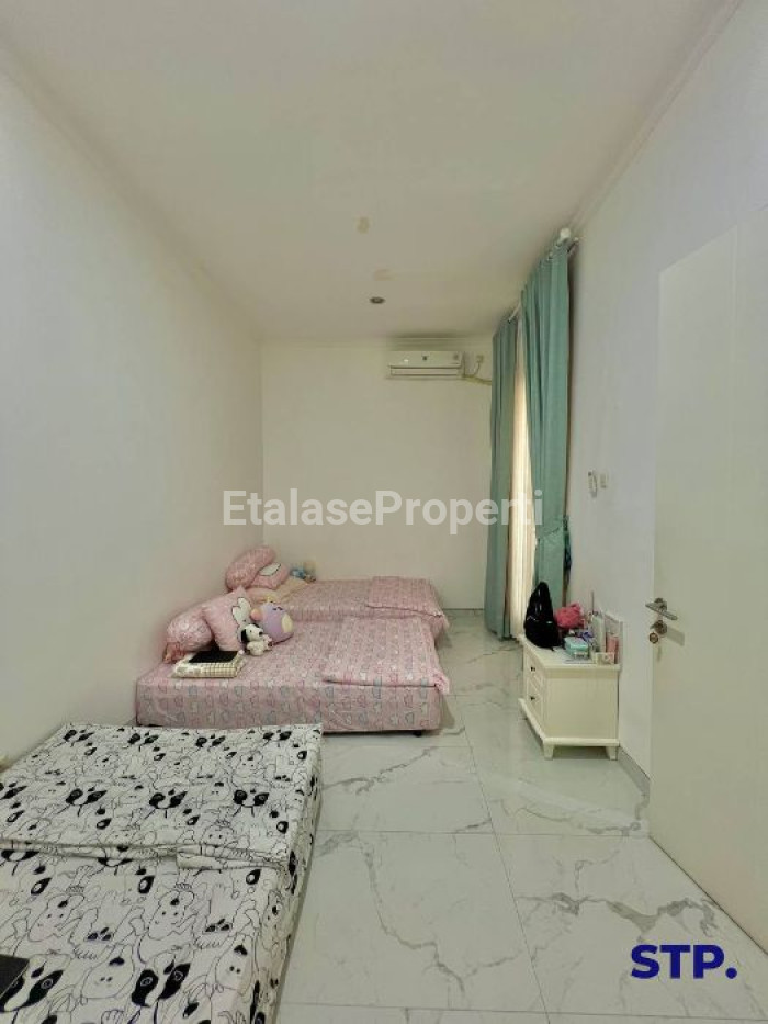 Foto properti Jual Rumah Siap Huni Simpang Darmo Regency Furnished 10
