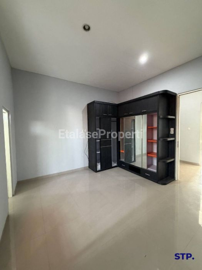 Foto properti Rumah Siap Huni 2 Lantai Di Wisma Kedung Asem Indah, MERR 7