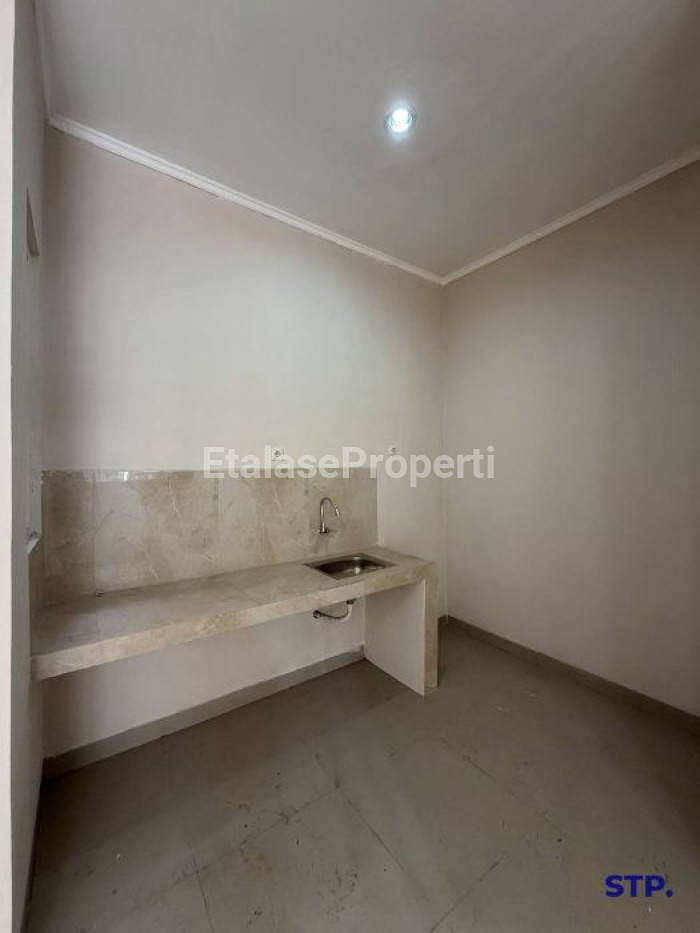 Foto properti Rumah Baru Modern 2 Lantai Di Rungkut Menanggal Harapan 5