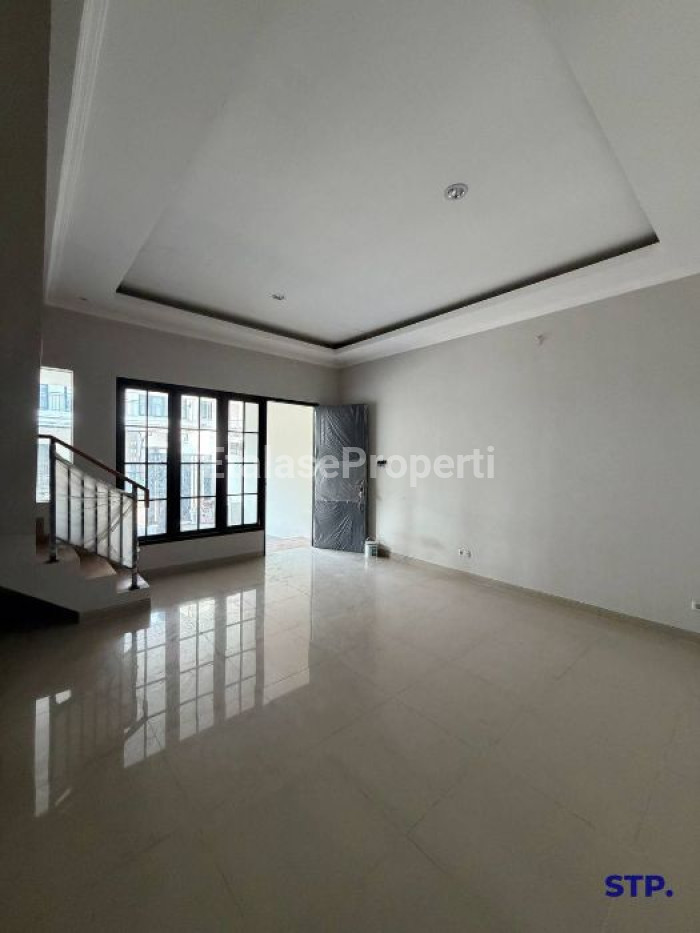 Foto properti Rumah Baru Modern 2 Lantai Di Rungkut Harapan 2