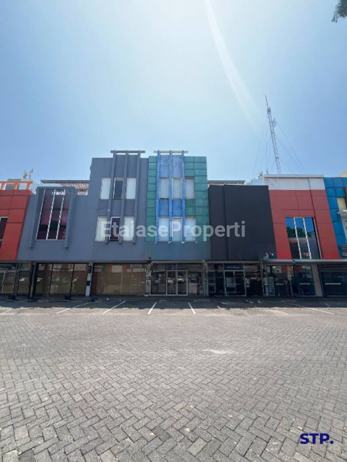 Foto properti Disewakan Ruko 3 Lantai Di Pakuwon Town Square, Pakuwon City 1