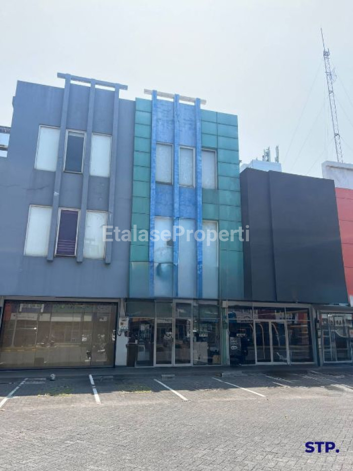 Foto properti Disewakan Ruko 3 Lantai Di Pakuwon Town Square, Pakuwon City 3
