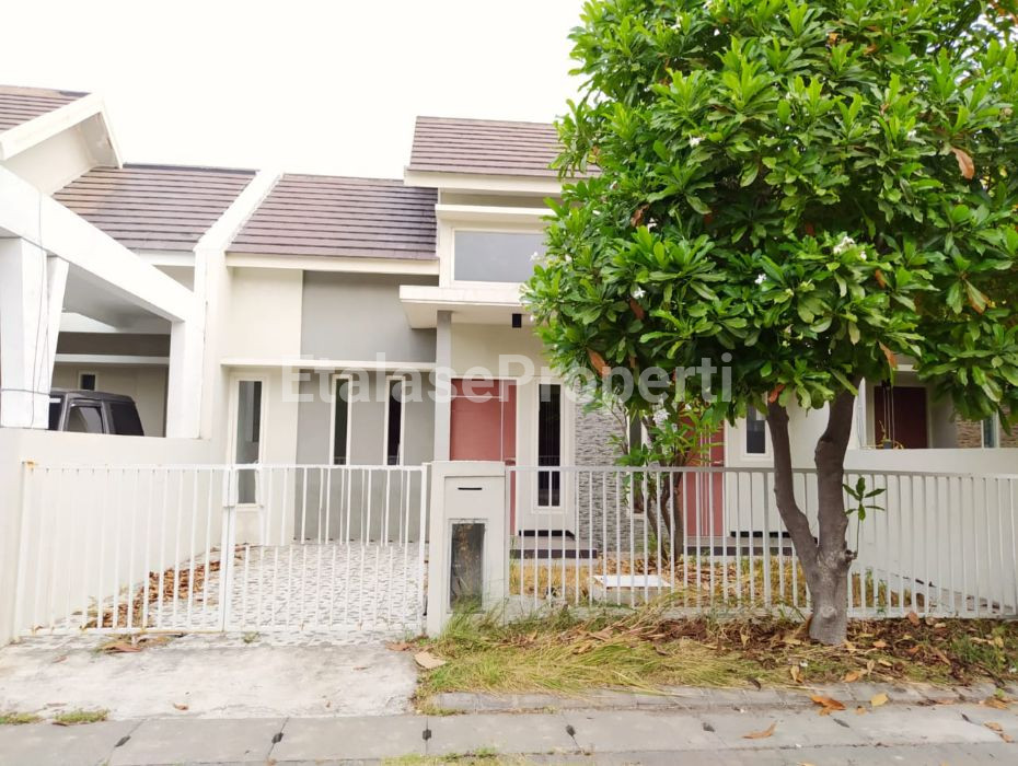 Foto properti Mini Nyaman! Dijual Rumah Taman Rivera Regency Selangkah Ke Merr 1