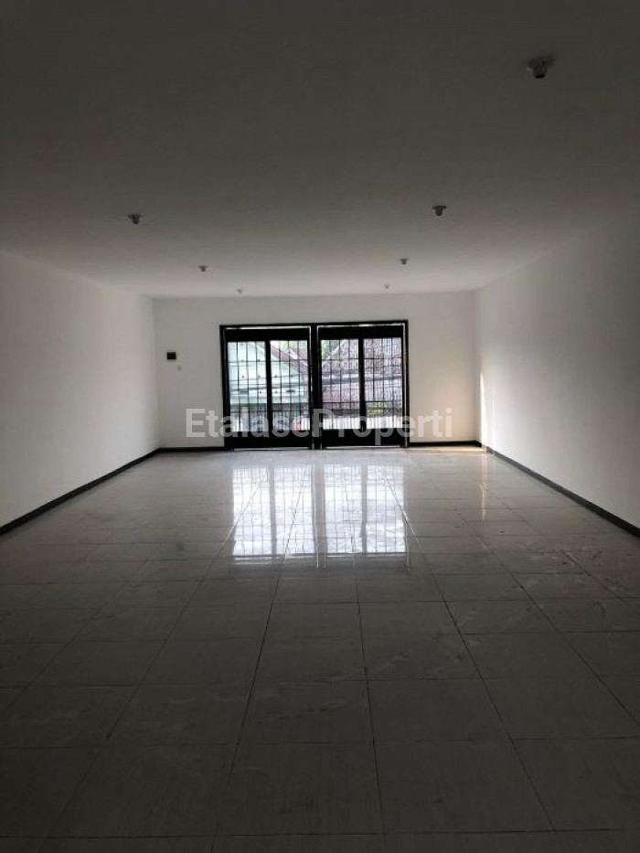 Foto properti JUAL Ruko 2Lt Jalan Raya 0 6