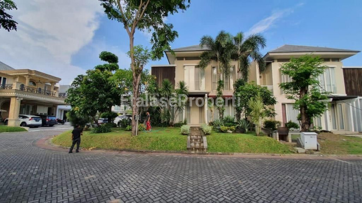 Foto properti Dijual Rumah Hook Minimalis Pakuwon Indah, Cluster The Mansion 2