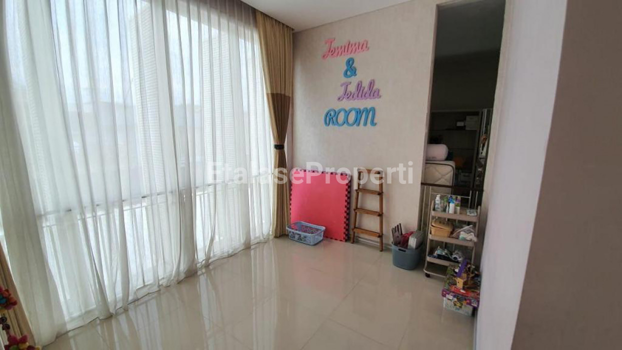 Foto properti Dijual Rumah Hook Minimalis Pakuwon Indah, Cluster The Mansion 6