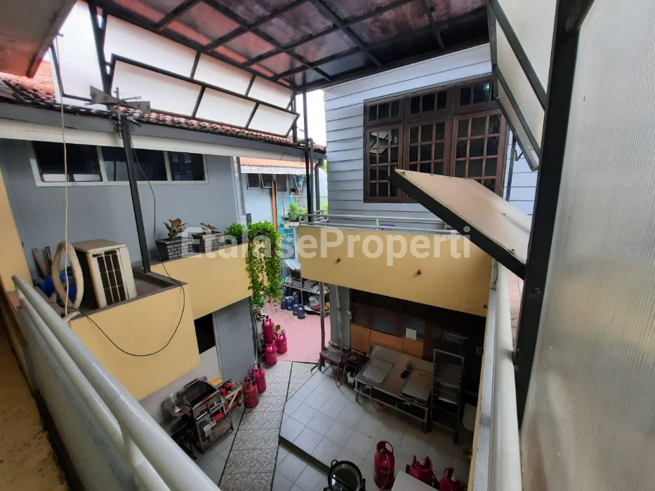 Foto properti Dijual Rumah Usaha Di Jalan Kembar Gayungsari Barat 3