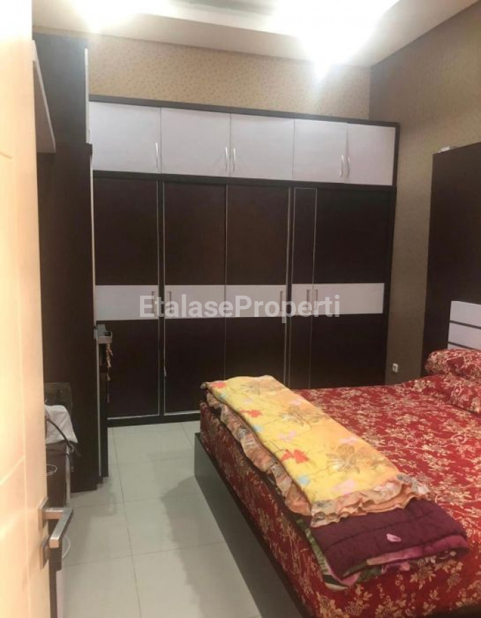 Foto properti Dijual Rumah Bagus Minimalis Tenggilis Mejoyo Utara - Dekat Ubaya 4