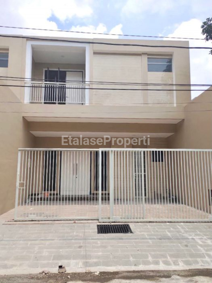 Foto properti Dijual Rumah Minimalis Pol Rungkut Asri Utara (2 Unit) Dekat Merr 1