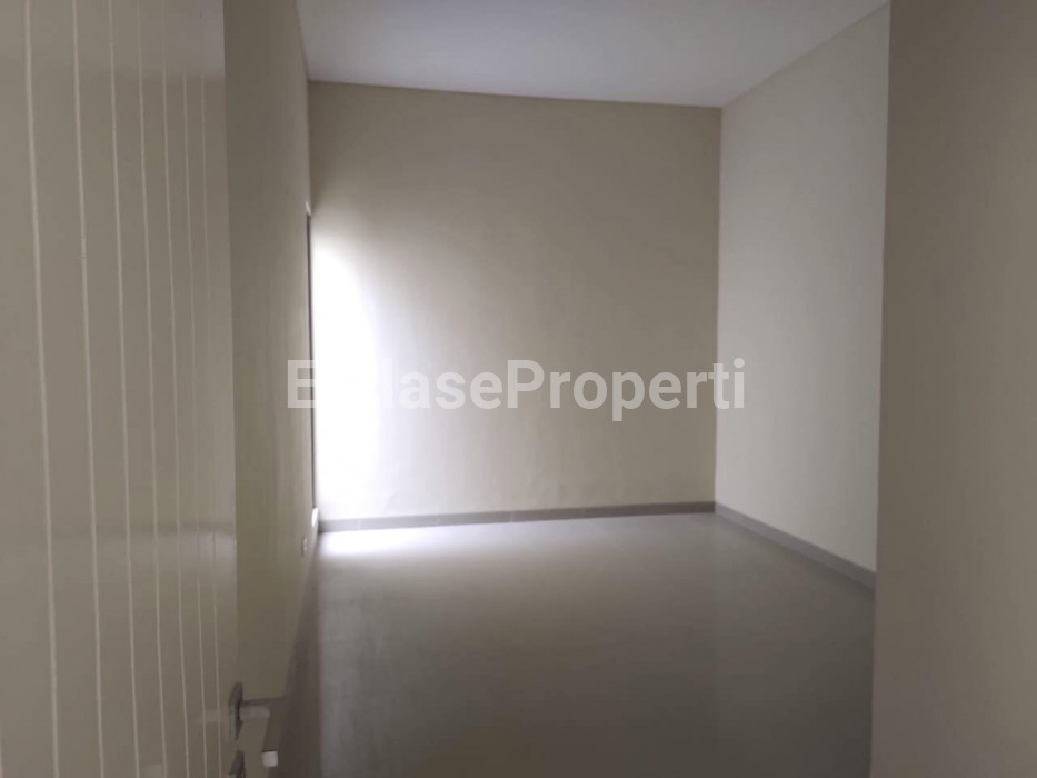 Foto properti Dijual Rumah Minimalis Pol Rungkut Asri Utara (2 Unit) Dekat Merr 5