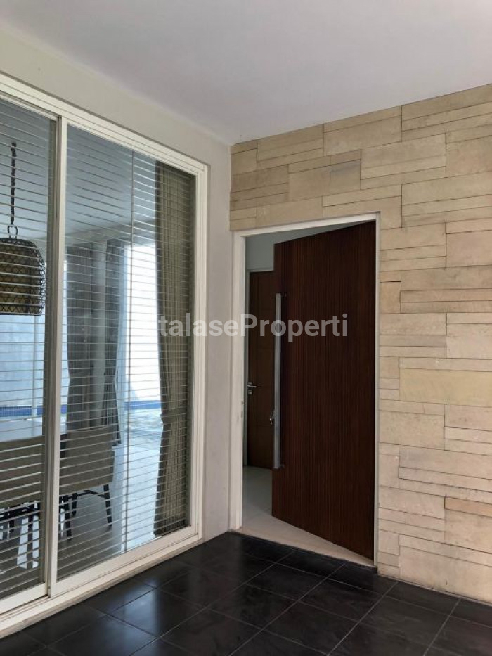 Foto properti Dijual Murah Rumah Graha Famili Blok L, Ada Kolam Renang 7