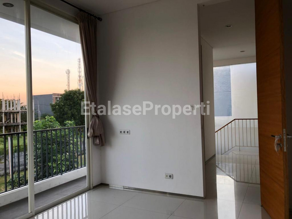 Foto properti Dijual Rumah Minimalis Baru Gress Dian Istana, Park Avenue 7