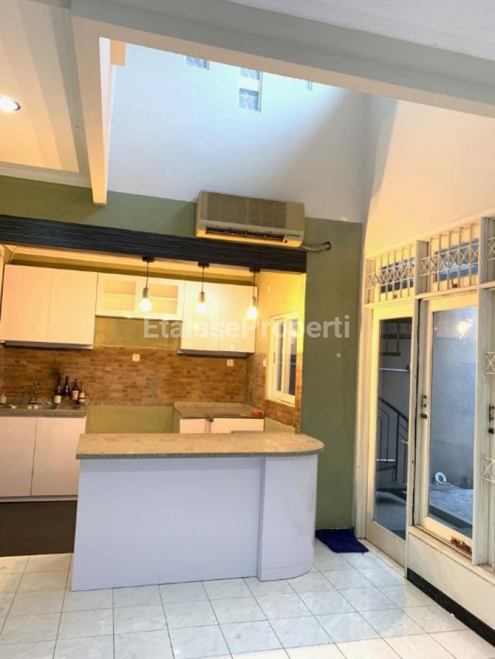 Foto properti Dijual Rumah Graha Famili Blok R 3