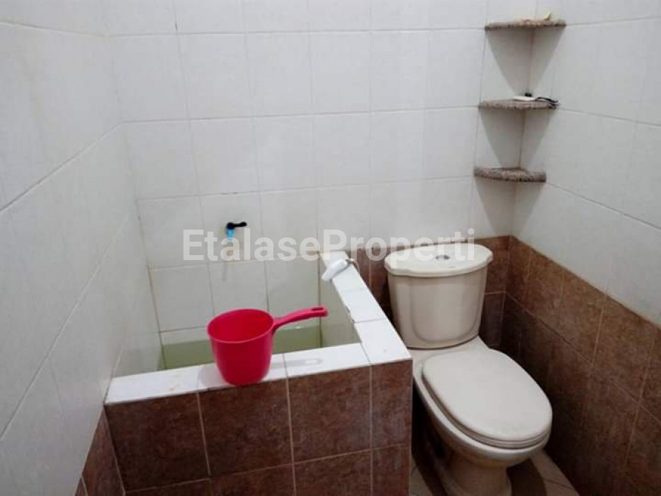 Foto properti Disewakan Murah Rumah Siap Huni Di Manukan 3