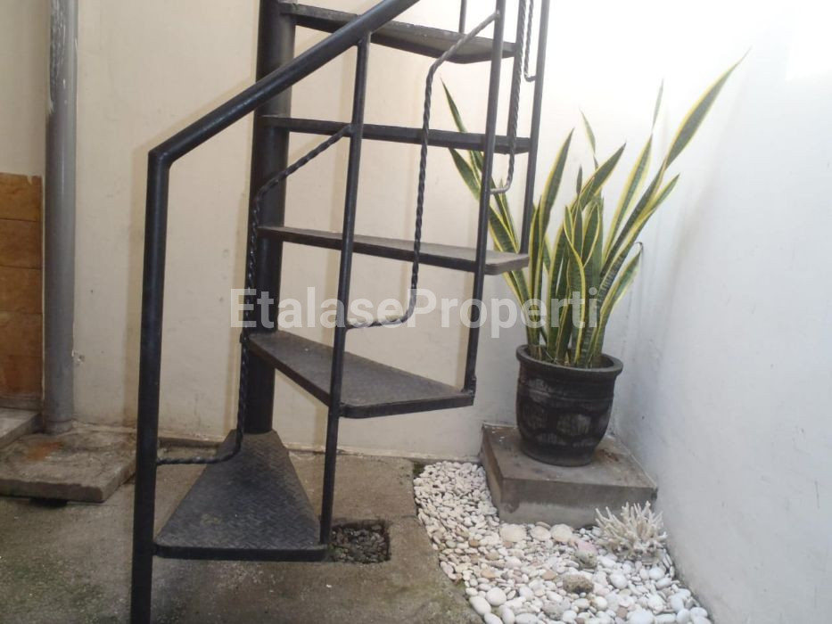 Foto properti Disewakan Murah Rumah Siap Huni Di Manukan 4