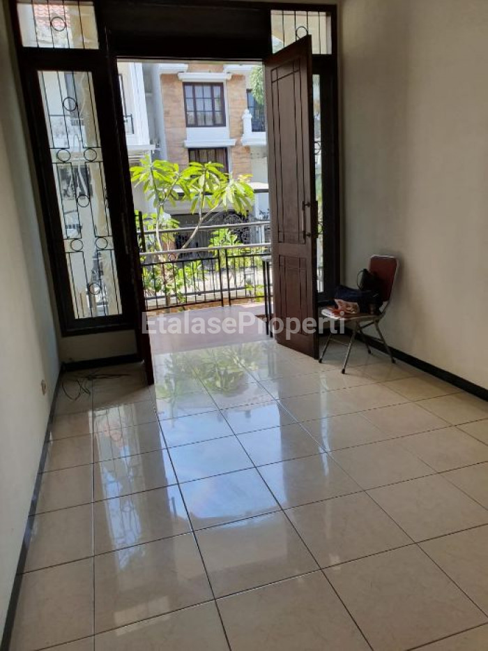 Foto properti Disewakan Rumah Terawat Siap Huni Di Graha Famili Blok R 4