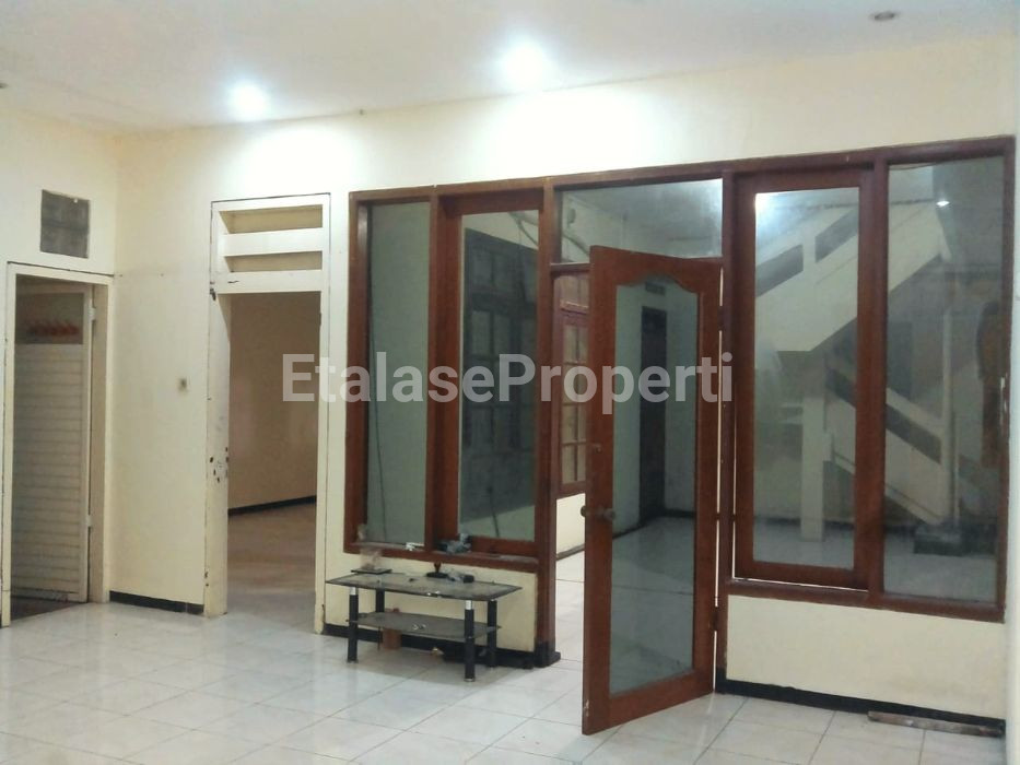 Foto properti Dijual Cepat Rumah 2 Lantai Daerah Gayungsari Gayungan Surabaya 3