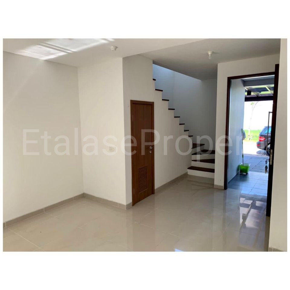 Foto properti Rumah Graha Natura Surabaya Barat Dijual Cepat 4
