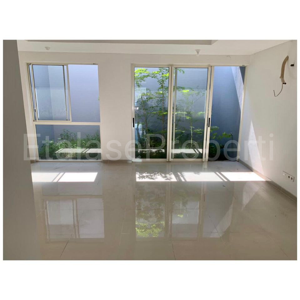 Foto properti Rumah Graha Natura Surabaya Barat Dijual Cepat 5