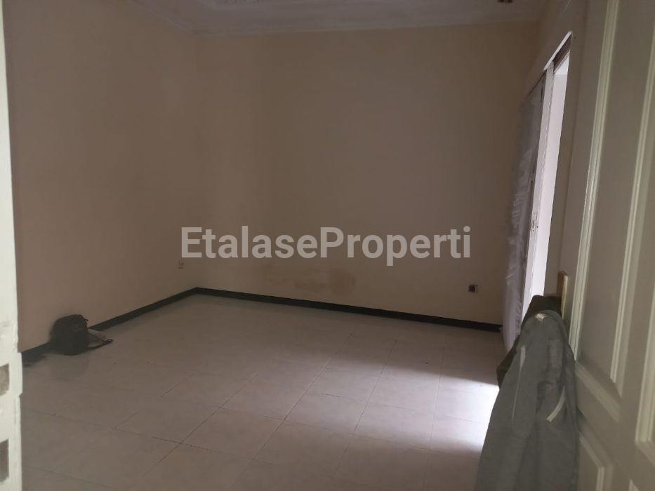 Foto properti Dijual Rumah Siap Pakai Di Jalan Sutorejo Timur 5