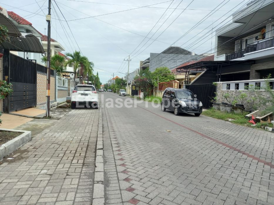 Foto properti Dijual Rumah Siap Pakai Di Jalan Sutorejo Timur 8