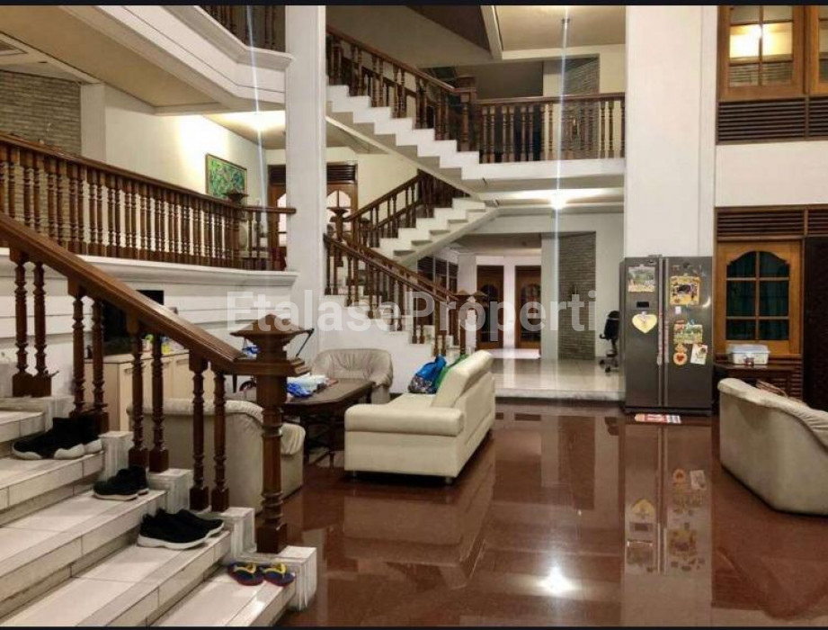 Foto properti Rumah Komersial Lokasi Strategis Di Pusat  Kota Surabaya 1