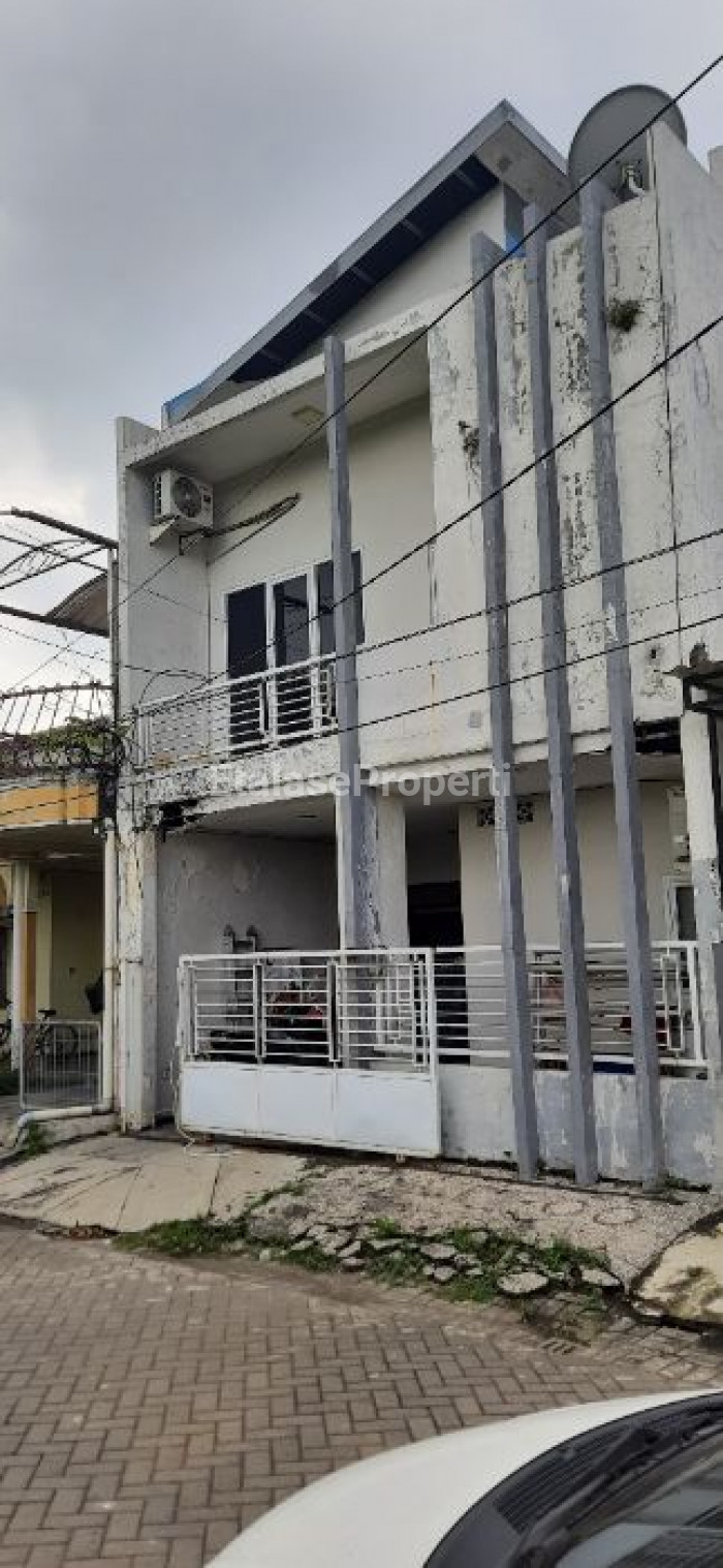 Etalase Properti Rumah Babatan Pratama Wiyung 2 Lantai Butuh Renovasi Surabaya Barat