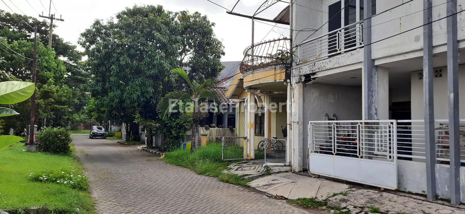 Etalase Properti Rumah Babatan Pratama Wiyung 2 Lantai Butuh Renovasi Surabaya Barat