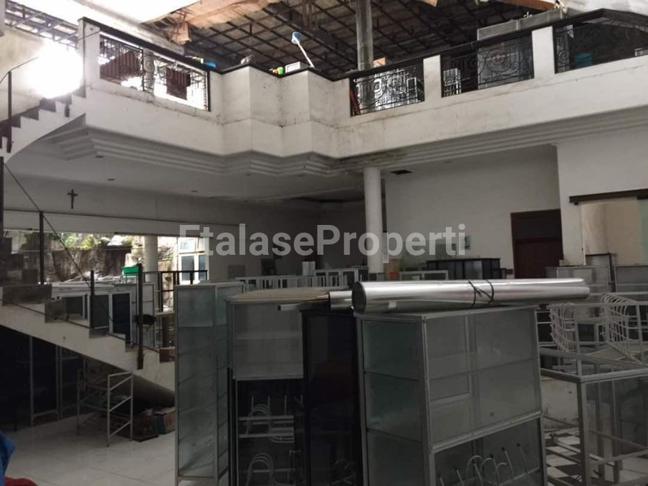 Foto properti Sby Barat Murah Hot Location ‼️  Rumah Putat Gede 1