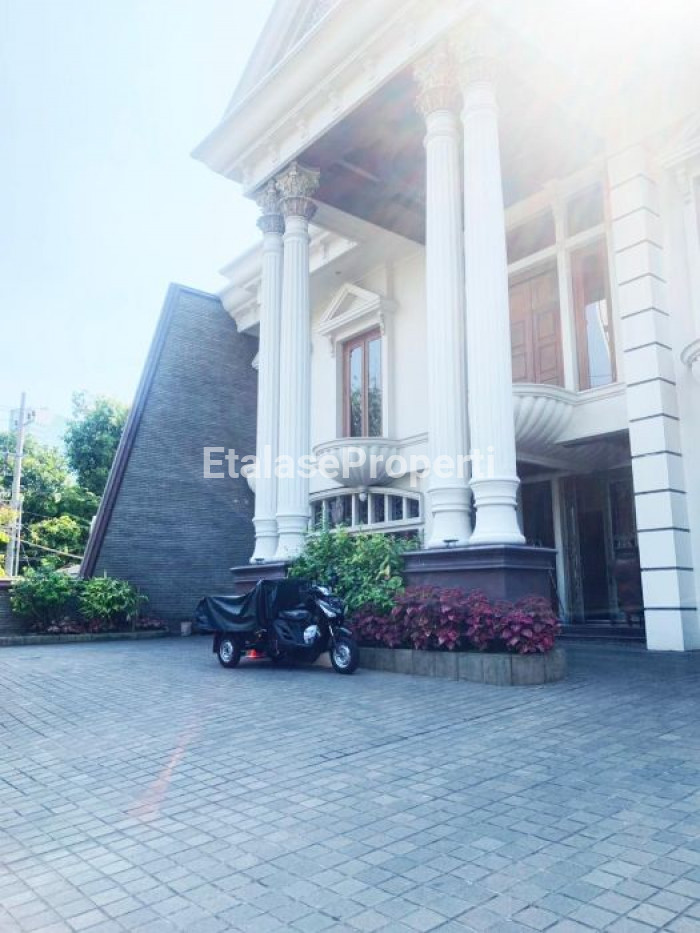 Foto properti JUAL RUMAH ISTANA ISTIMEWA Lokasi Di Jalan Sumatera 9