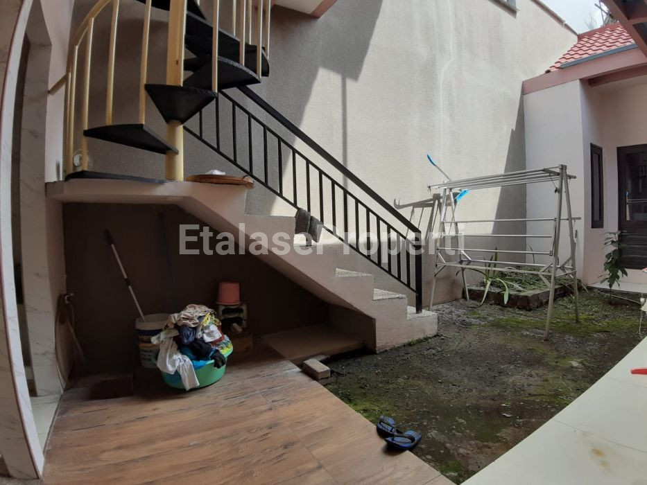 Foto properti Dijual Rumah 2 LT Mewah  Lingkungan Premium 3
