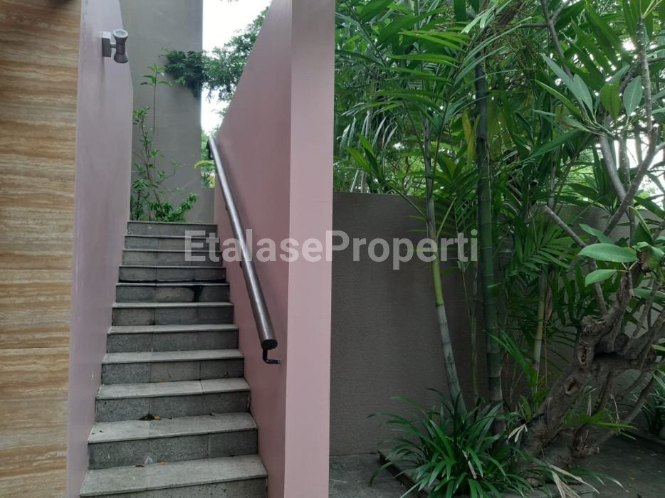 Foto properti Dijual Rumah 2 LT Mewah  Lingkungan Premium 8