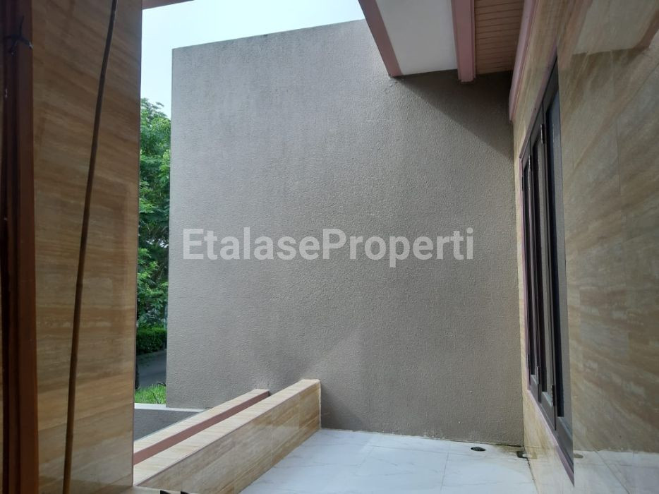 Foto properti Dijual Rumah 2 LT Mewah  Lingkungan Premium 9