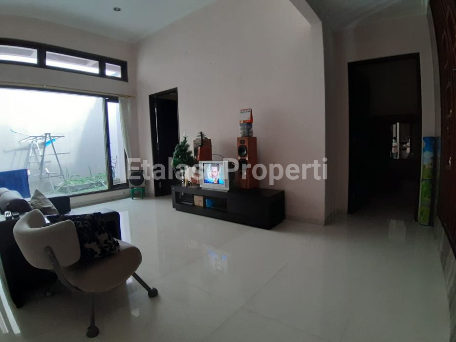 Foto properti Dijual Rumah 2 LT Mewah  Lingkungan Premium 10