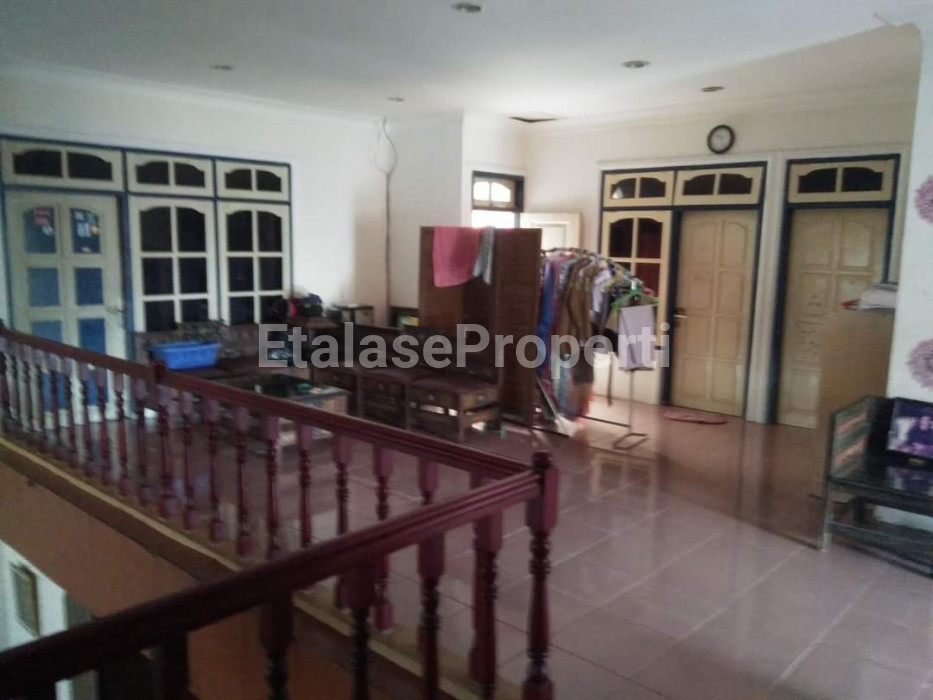Foto properti Dijual Rumah Pojok Hook Mewah..ciamik. Lokasi Strategis. Nyaman 2