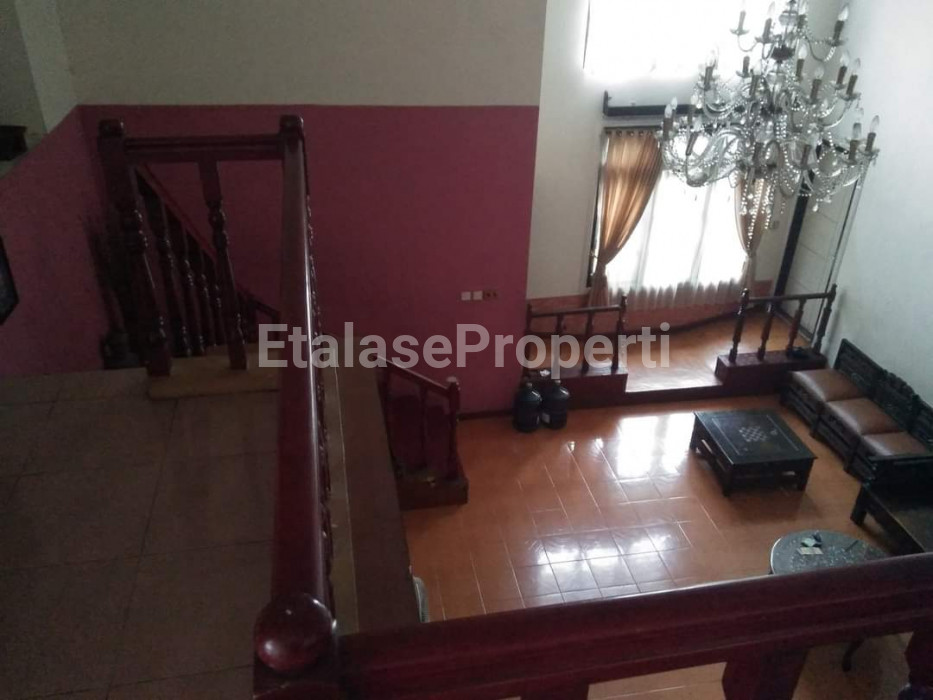 Foto properti Dijual Rumah Pojok Hook Mewah..ciamik. Lokasi Strategis. Nyaman 3