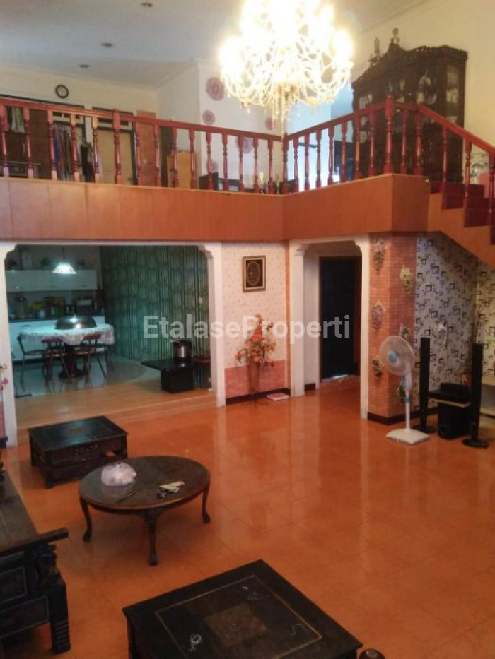 Foto properti Dijual Rumah Pojok Hook Mewah..ciamik. Lokasi Strategis. Nyaman 6