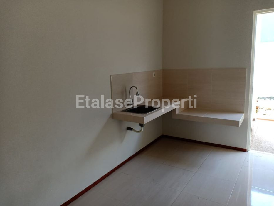 Foto properti Dijual Rumah Baru Gress Siap Huni Lokasi Wonorejo Indah Timur 3